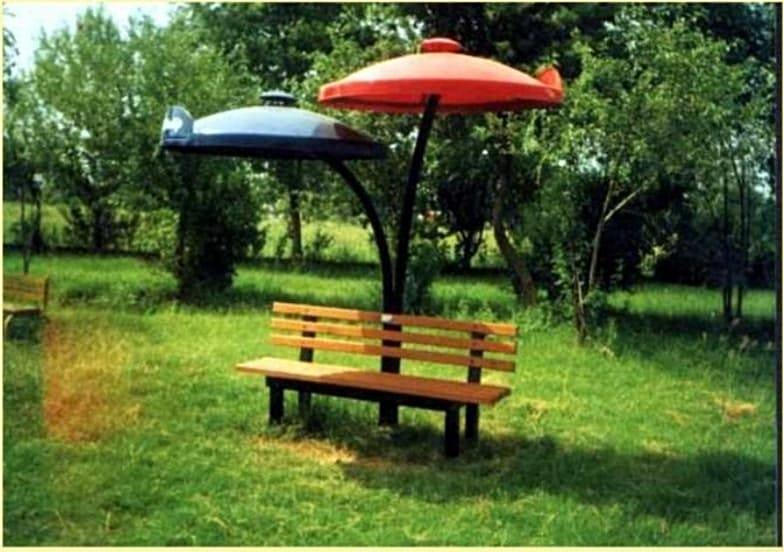 Bench with Twin Umbrella
