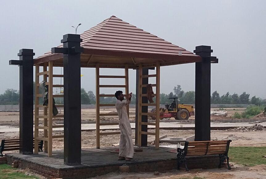 Heavy-Pole Gazebo