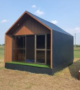 Hut-Shape Room, Full Glass Front (SR-38)